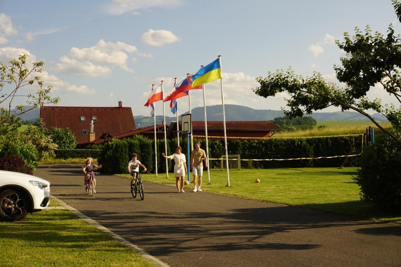 Villapark Vlasky Bešeňová Екстериор снимка